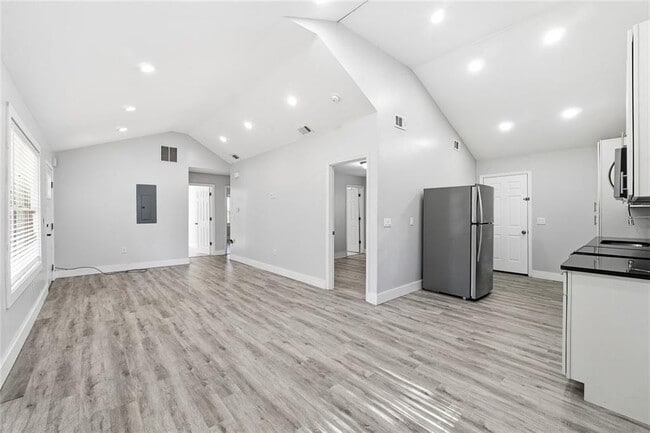 Building Photo - 4154 Brenda Dr