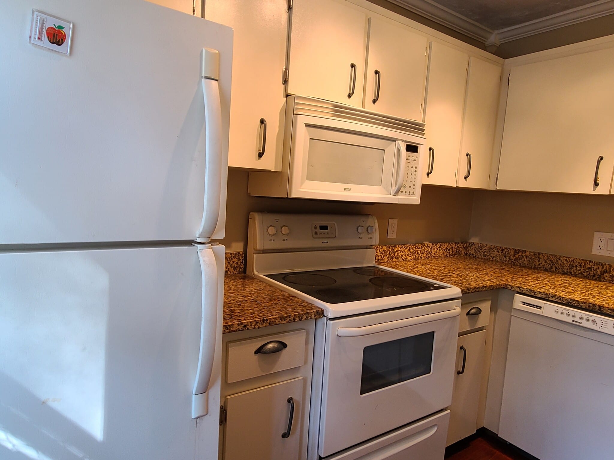 Building Photo - 6124 SW 8th Pl