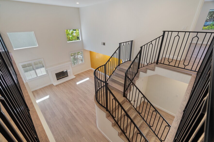 Building Photo - 6143 Lake Lindero Dr
