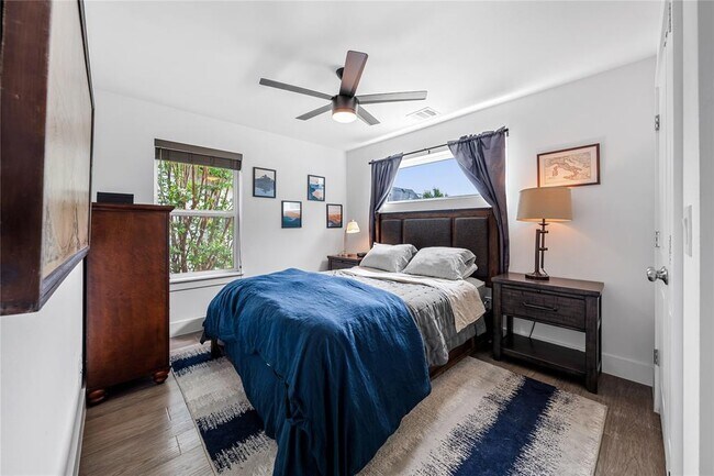 Building Photo - 408 W 55th St