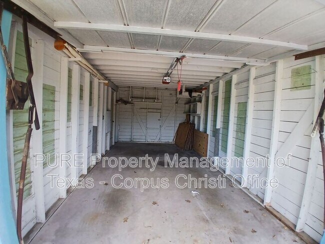 Building Photo - 4701 Prinston Dr