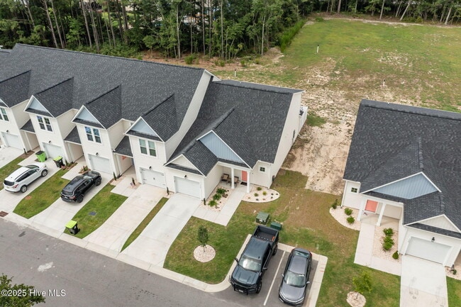 Building Photo - 150 Coastline Cir