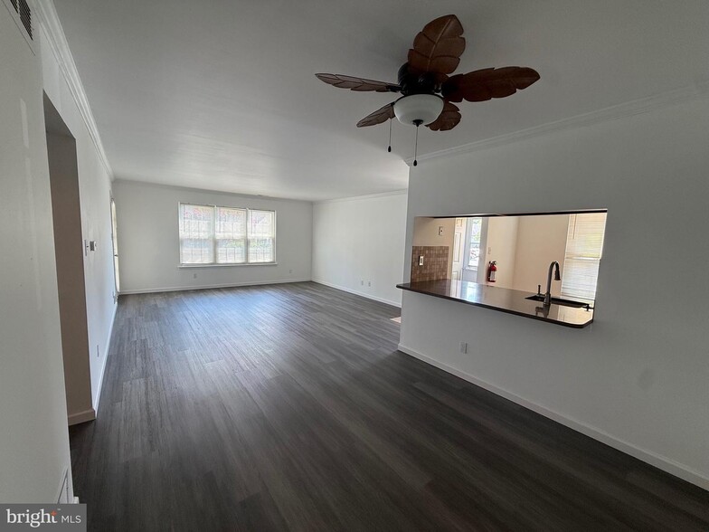 Building Photo - 1705A Heatherstone Ct