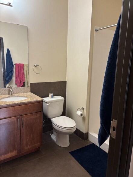 Building Photo - 1101 University Ave SE