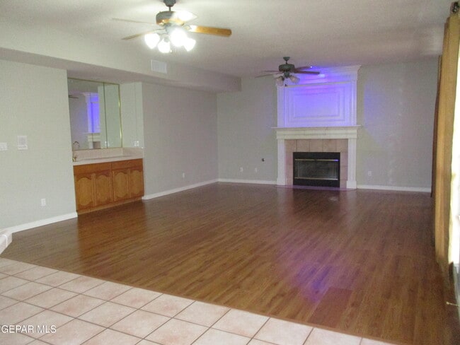 Building Photo - 2030 Paseo Del Prado Dr