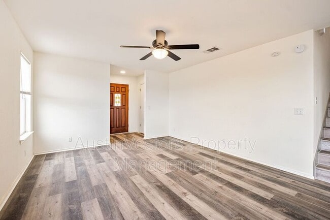 Building Photo - 104 Pond Way