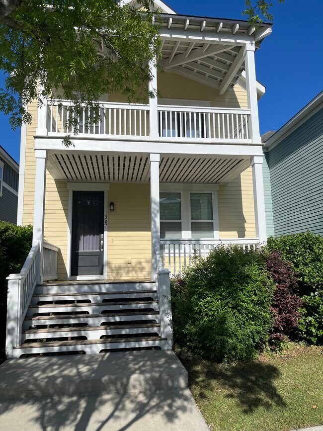 Building Photo - 1207 Appling Dr