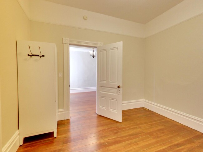 Building Photo - Beautiful 3 Bedroom in Duboce Triangle!!