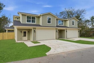 Building Photo - 802 S Newsom St