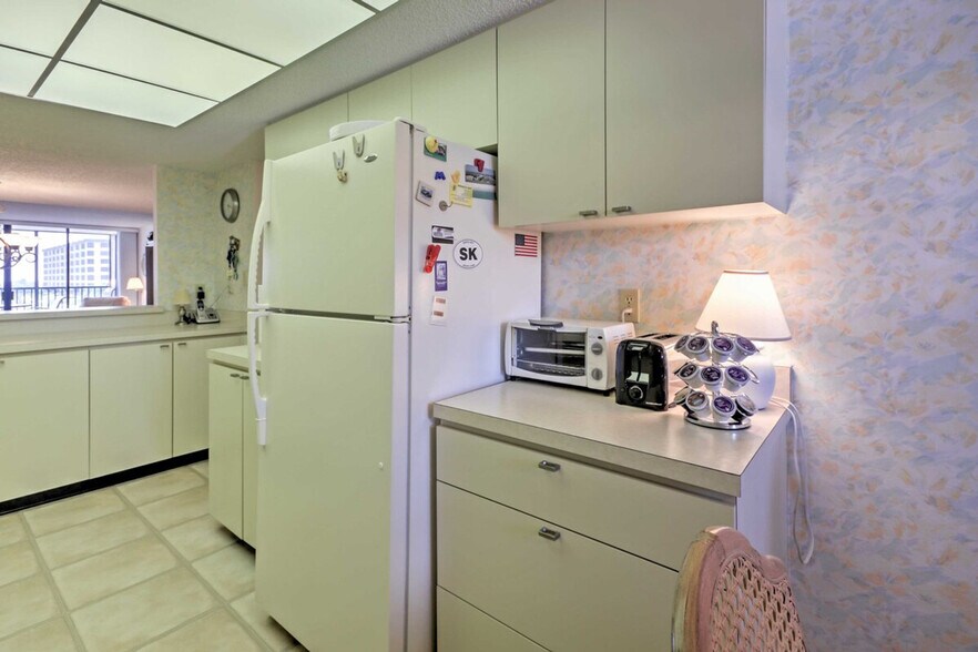 Building Photo - 5760 Midnight Pass Rd