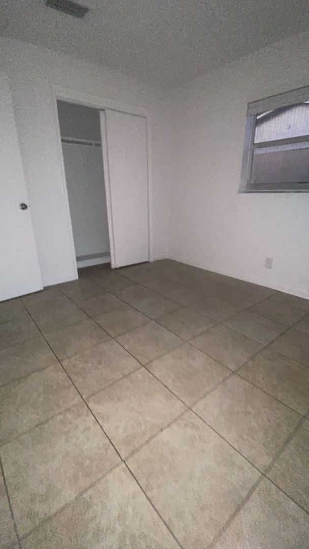 Building Photo - 3600 Riverside Dr