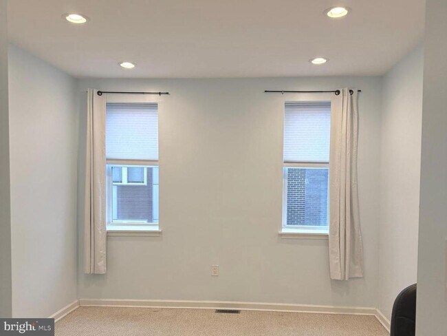 Building Photo - 1551 S Lambert St