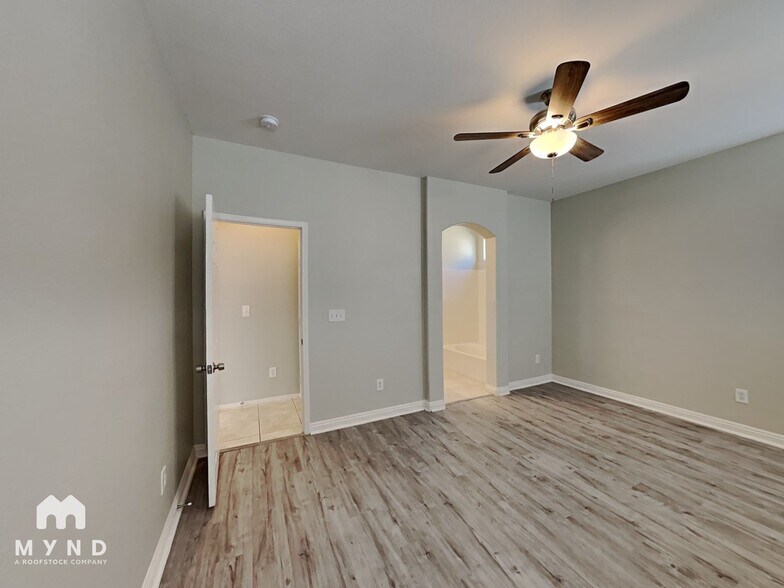 Building Photo - 2500 Birds Nest Cactus Ct