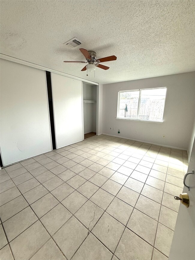 Building Photo - 12119 Tambourine Dr