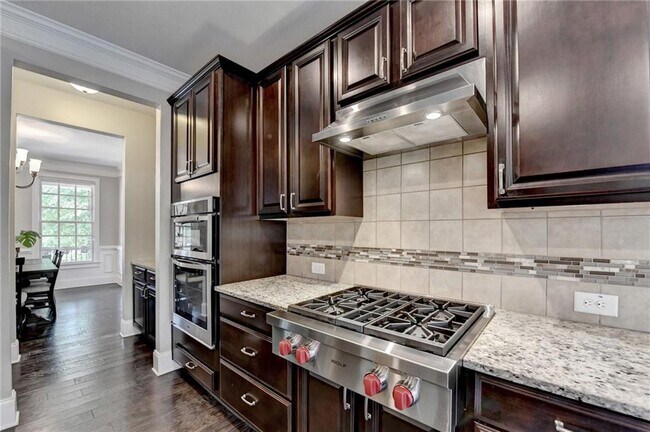 Building Photo - 11653 Parkside Ave