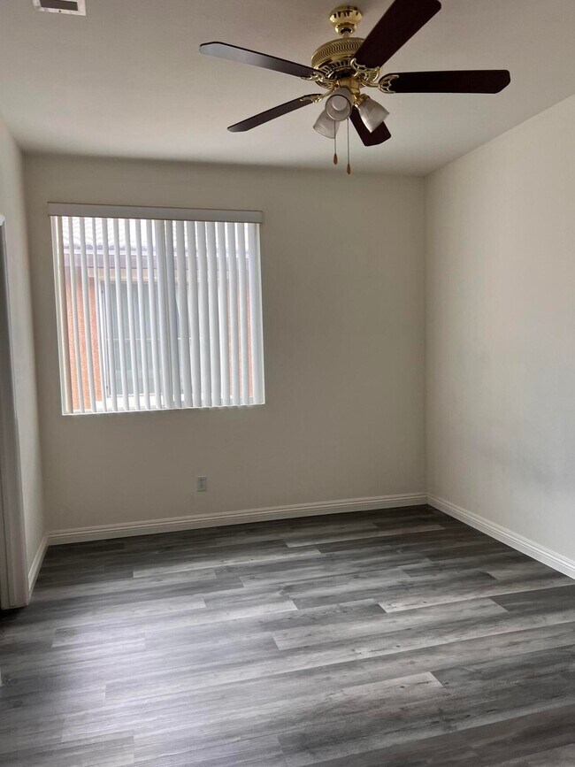 Building Photo - 3406 Club Rancho Dr