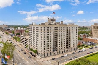 Building Photo - 15 E Kirby St