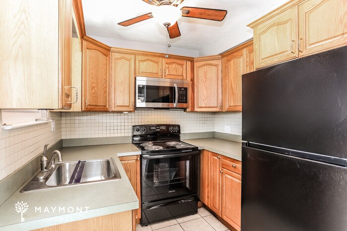 Building Photo - 5907 Winthrope Ave