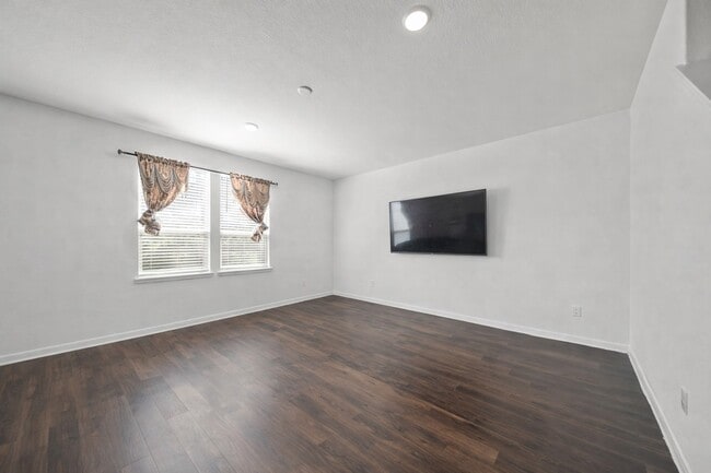 Building Photo - 116 Chestnut Gate Dr