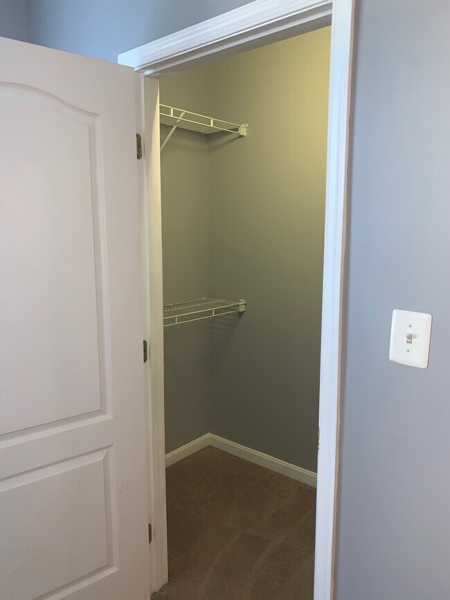 Owners Closet - 4204 MIlledge Blvd