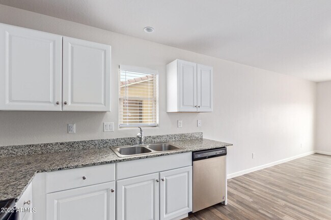 Building Photo - 1060 Palo Verde Ave