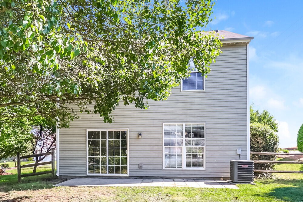 Building Photo - 2728 Wingdale Dr