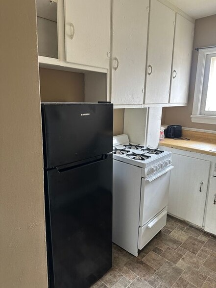 Building Photo - 14 S Lewis St