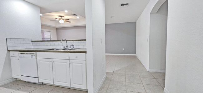 Building Photo - 1819 E Royal Tern Ln