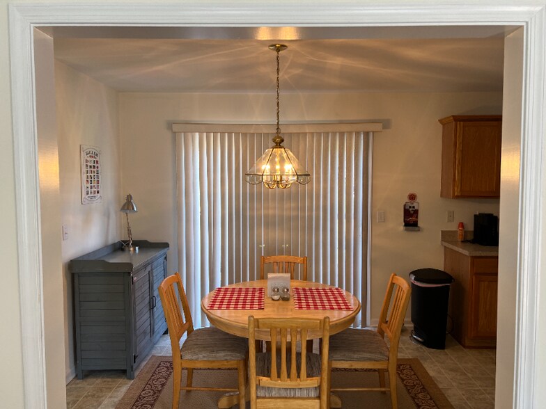 Building Photo - 1014 Zircon Ct
