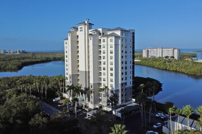 Building Photo - 420 Cove Tower Dr