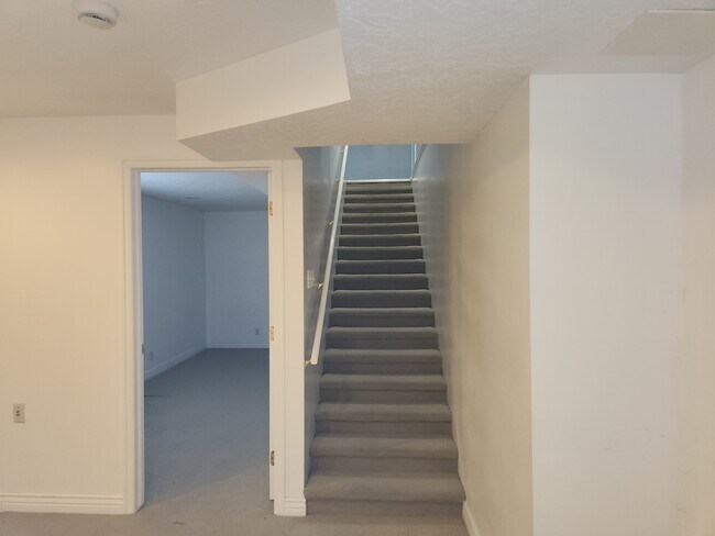 Building Photo - 938 E 25 S