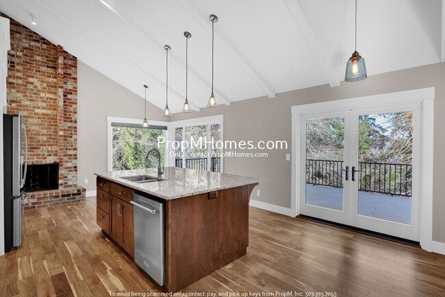 Building Photo - Newly Renovated 5 Bedroom Stunner in West ...