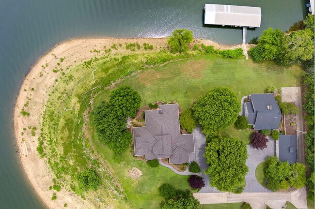 Building Photo - 18440 Ponderosa Dr