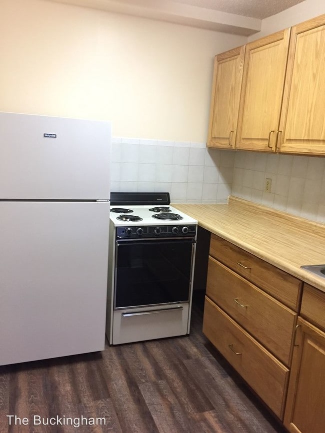 Building Photo - 1500 Lasalle Ave