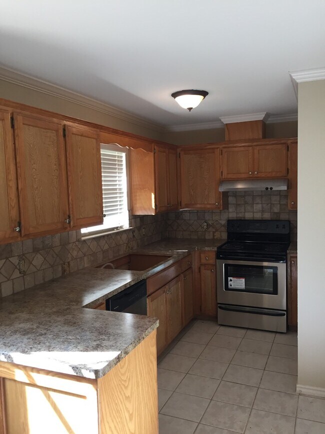 Building Photo - 3 Bedroom for rent in Lindale! Tour Today!