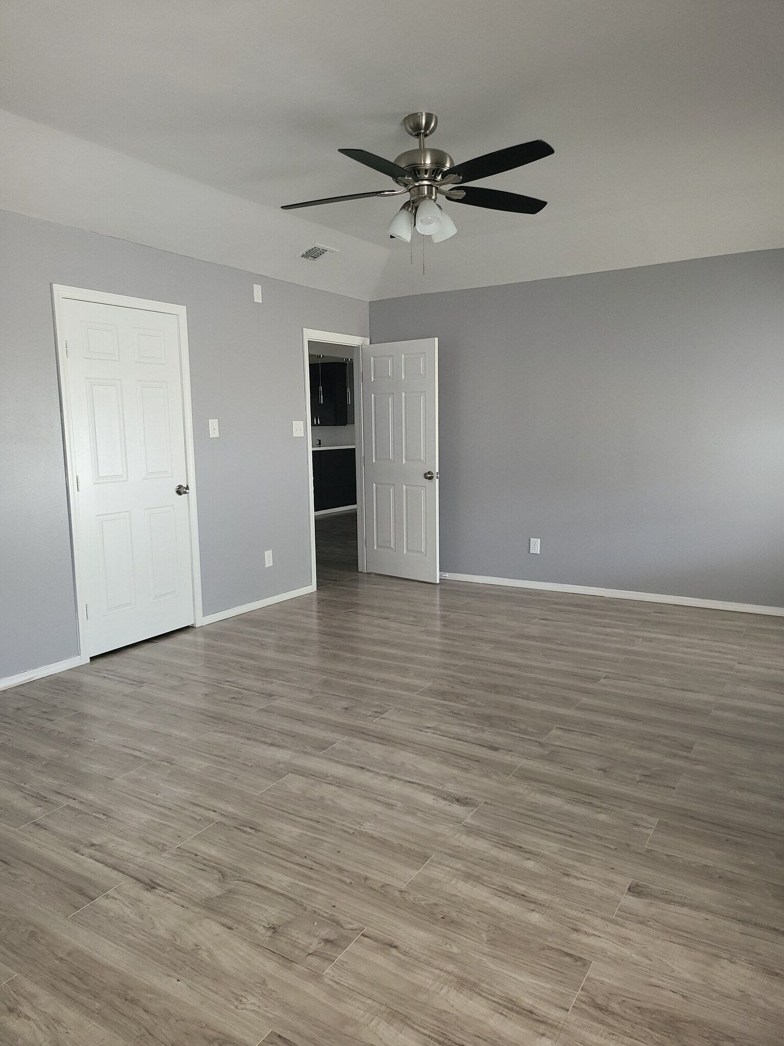 Building Photo - 2401 S Jackson Rd