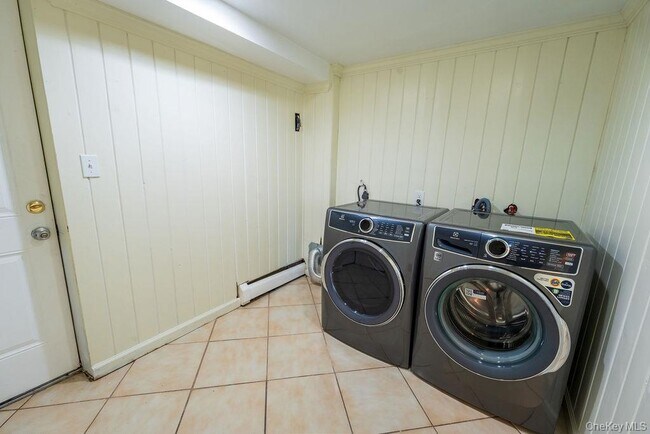 Building Photo - 5 Idlewild Dr