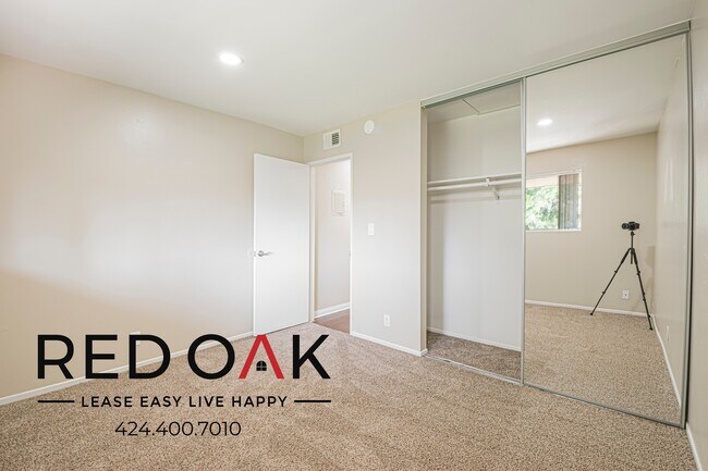 Building Photo - 861 Glencliff St