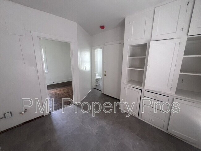 Building Photo - 3138 N 11th St