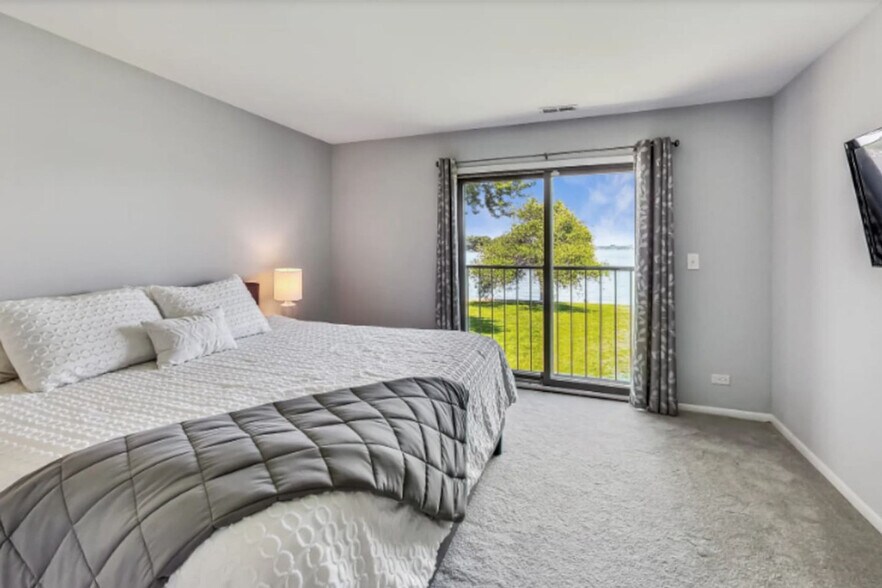 Building Photo - 36856 N Hickory Ct