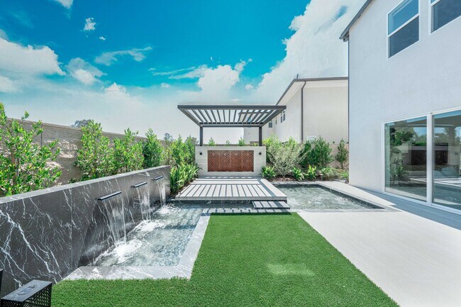 Building Photo - 120 Riverbend