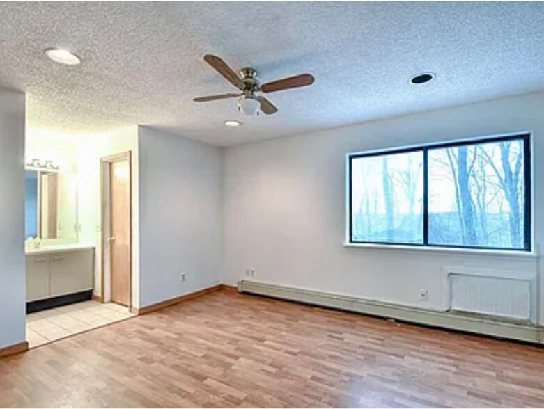 Building Photo - 22 Fox Ridge