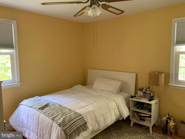 Building Photo - 20 Oakley Dr