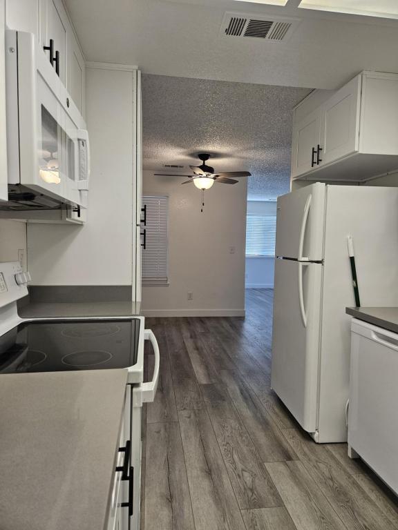 Building Photo - 426 Cherry Ln