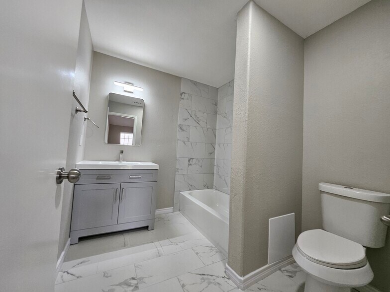 Building Photo - 114 Bailly Ln