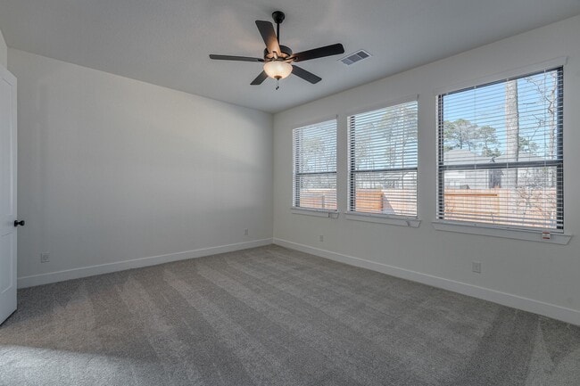 Building Photo - 564 Tawny Rim Dr