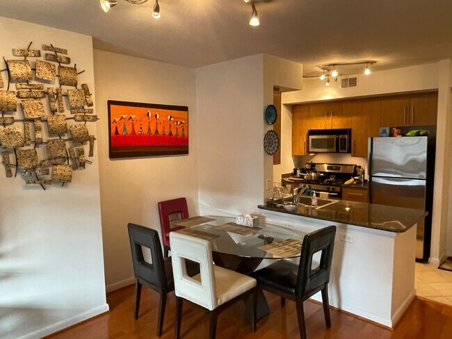 Primary Photo - 1021 N Garfield St