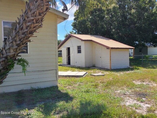 Building Photo - 1503 Licht St