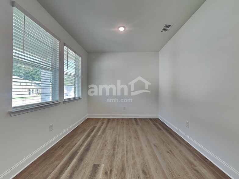 Building Photo - 1634 Soapstone Rd