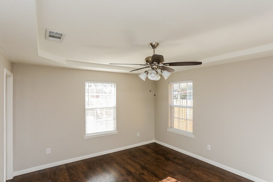 Building Photo - 808 Quinette Dr